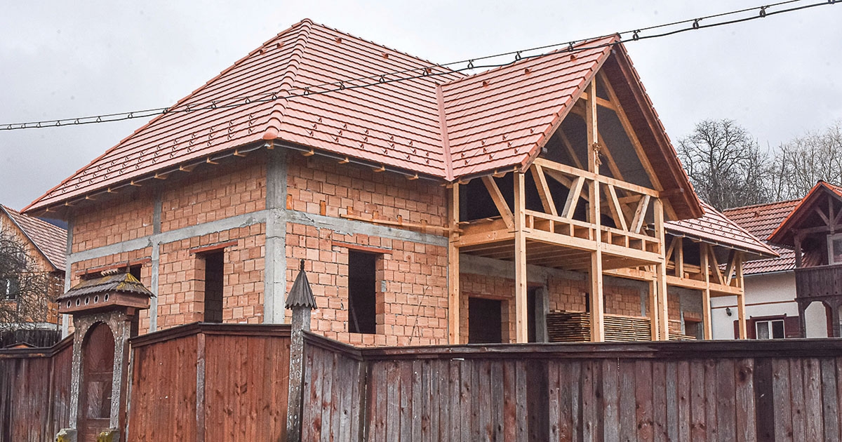 Tornácos ház összefogással